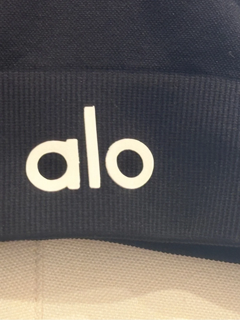 ALO Yoga Black Long Sleeve Cropped Top Thumbhole Workout Athletic Shirt Size L